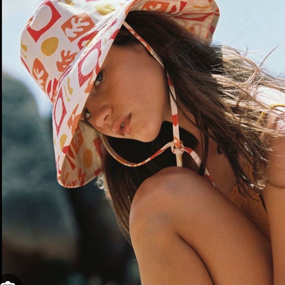 Lack of Color- bucket hat